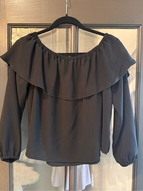 Aritizia Wilfred Black Off-Shoulder Ruffle Top